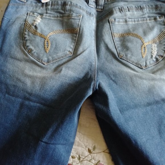 Want a Betta Butt - Picture 4 of 5